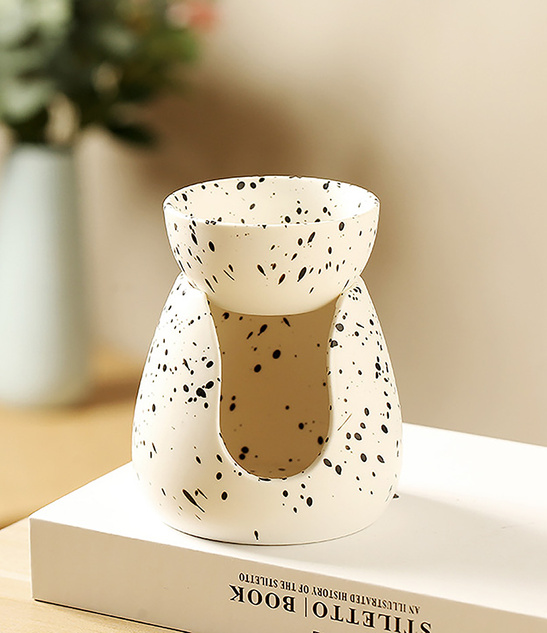 Biały Ceramiczny Podgrzewacz do Olejków Nakrapiany 11 cm