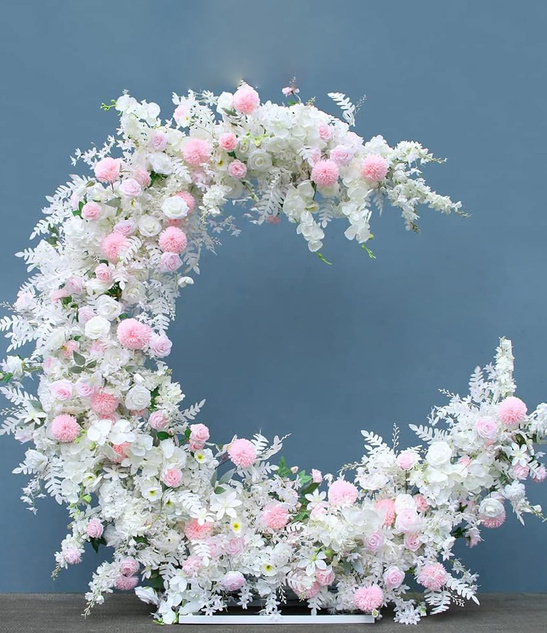 Złoty półksiężycowy stojak dekoracyjny 180cm – tło na ślub i eventy