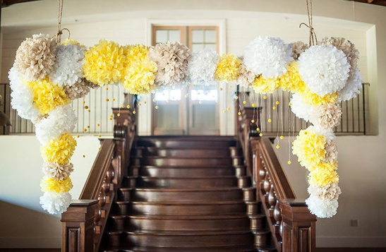 Pompon z bibuły KULA 40cm - biały