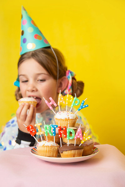 Świeczki urodzinowe na tort Happy Birthday