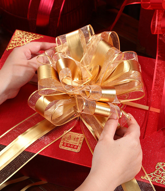 Kokarda dekoracyjna ściągana ZŁOTA